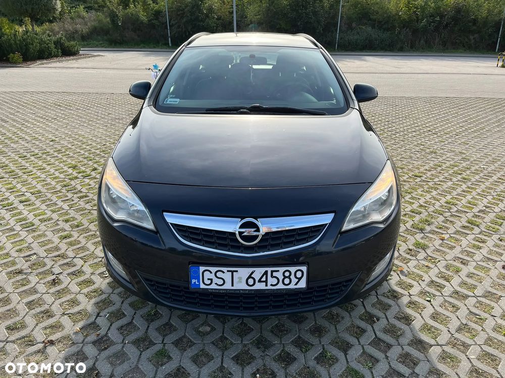 Opel Astra 2011 photo 3