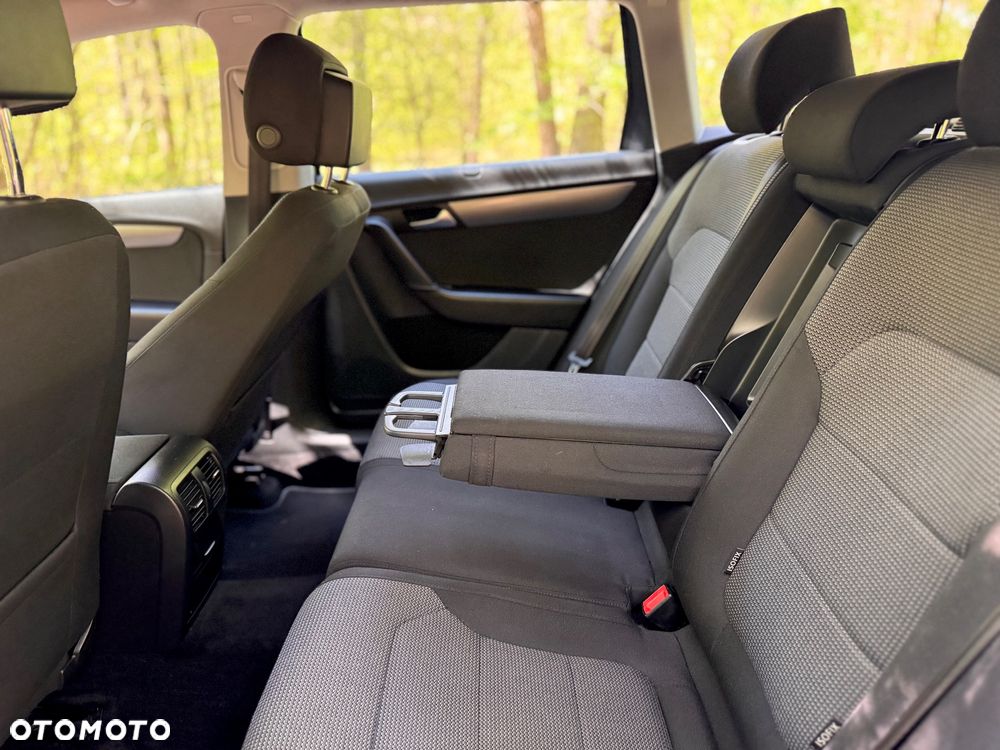 Volkswagen Passat 2.0 TDI DSG Highline - 13