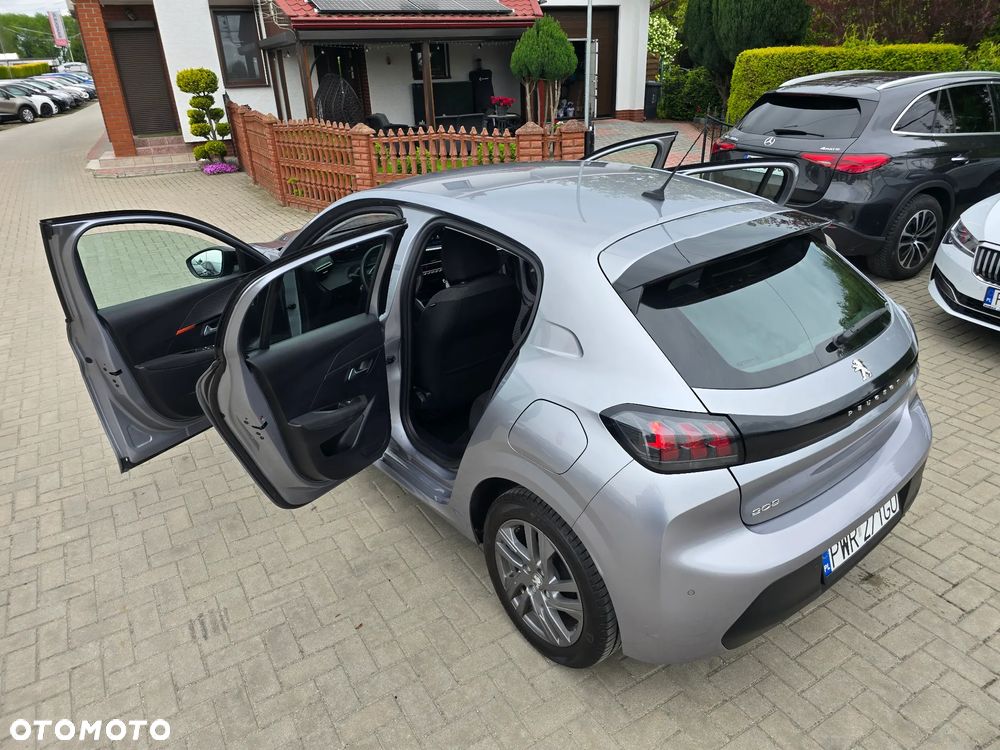 Peugeot 208 - 36