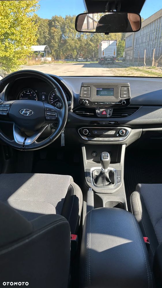 Hyundai i30 1.5 DPI Classic + - 17