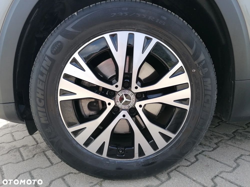 Mercedes-Benz GLB 200 d 8G-DCT AMG Line Advanced Plus - 25