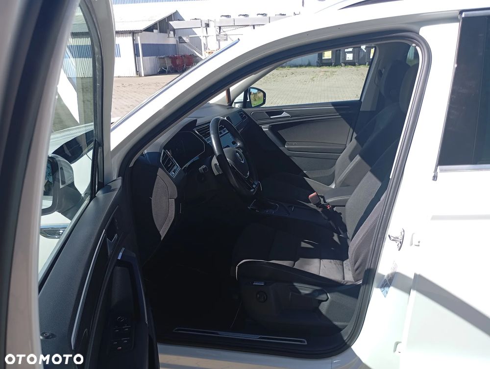 Volkswagen Tiguan - 12