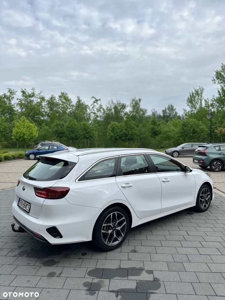 Kia Ceed 1.6 CRDi Eco-Dynamics+ (48V Mild-Hybrid) DCT7 Vision - 13