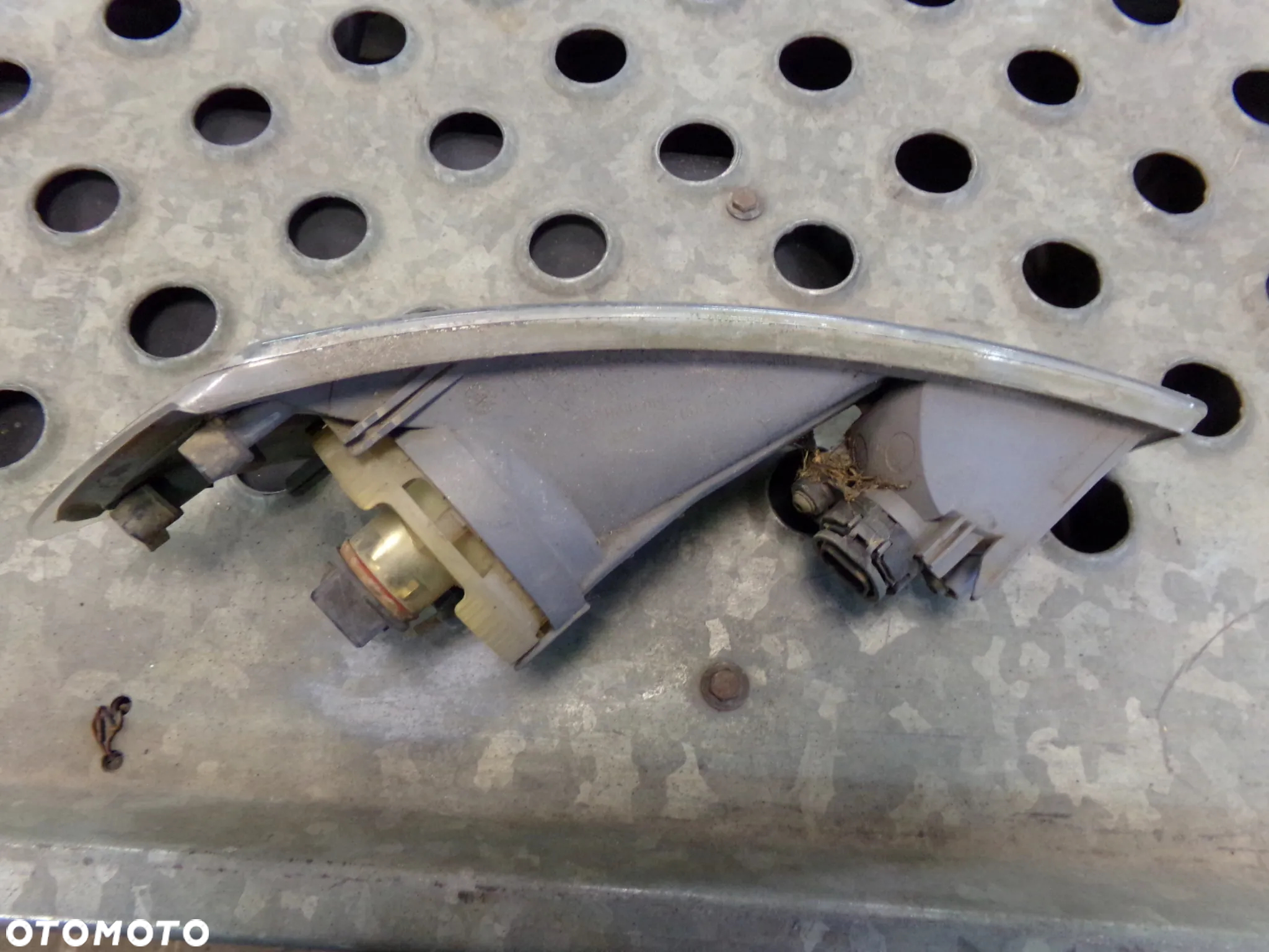 Lampa przeciwmgielna Halogen lewy HELLA 271561 Citroen C5 III - 4