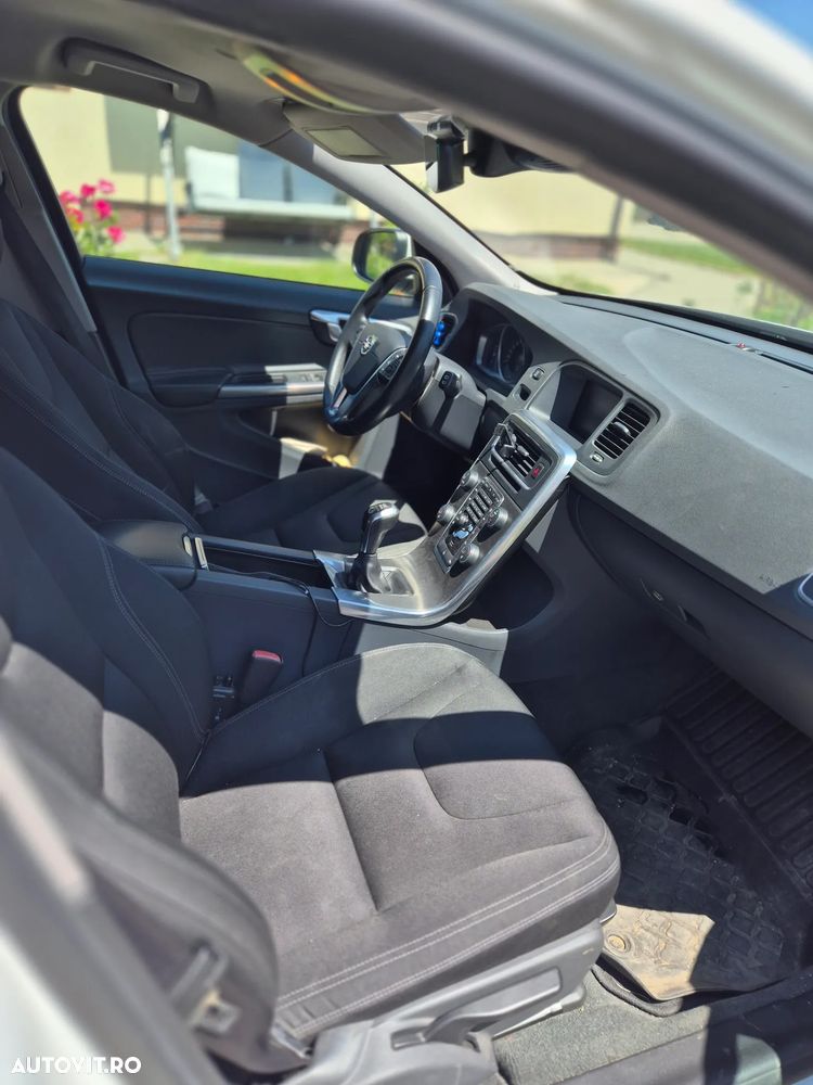 Volvo V60 D3 DRIVe Kinetic - 9