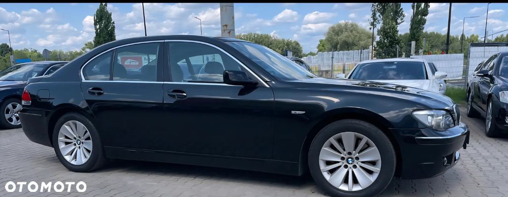 BMW Seria 7 750i - 4