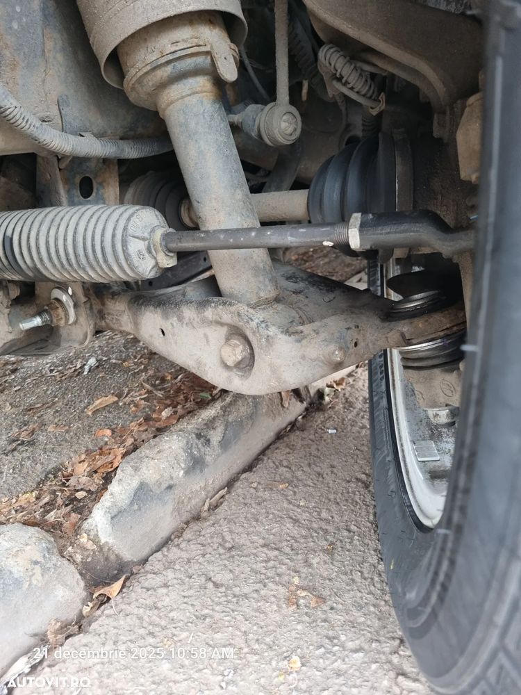 Land Rover Discovery 3.0i SD HSE Aut. - 17