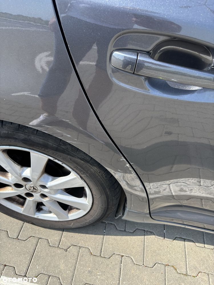 Toyota Avensis - 6