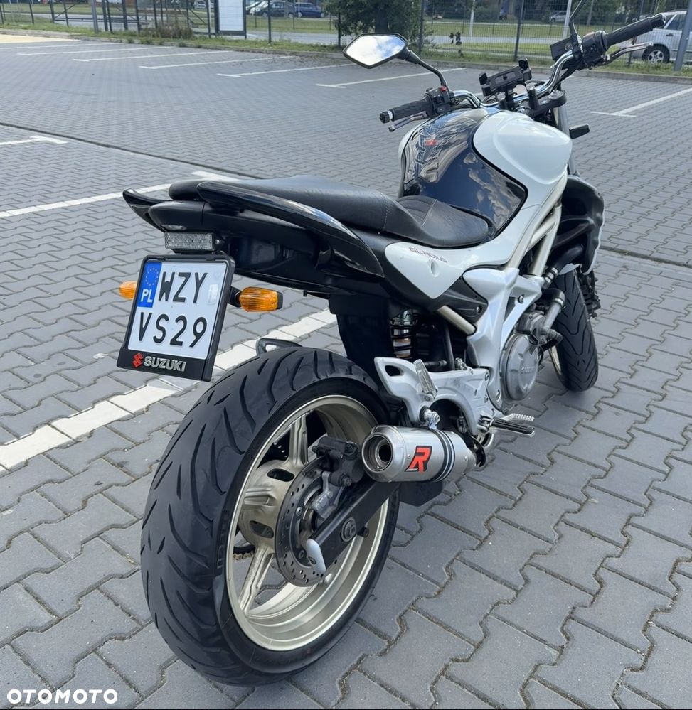 Suzuki Gladius - 5