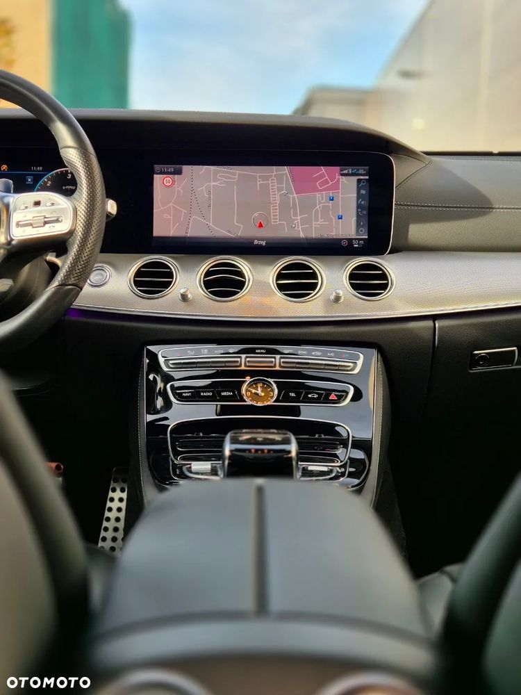 Mercedes-Benz Klasa E 220 d 4-Matic 9G-TRONIC - 34