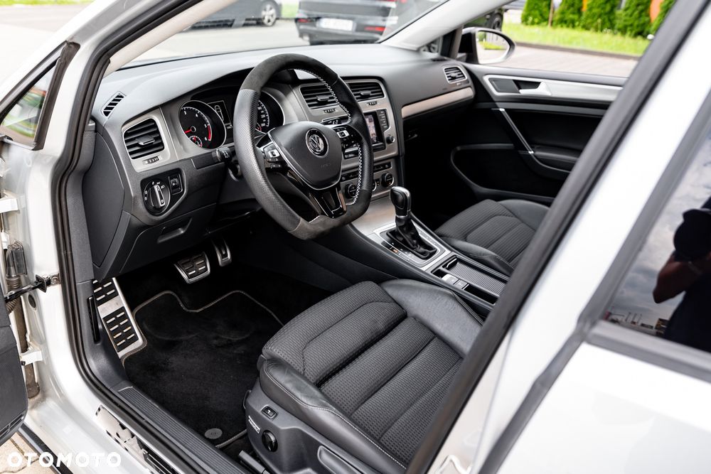 Volkswagen Golf 2.0 TDI BlueMotion Technology DSG Highline - 35