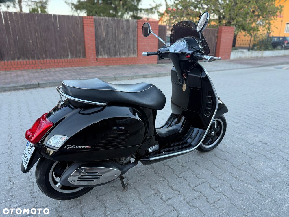 Piaggio Vespa - 10