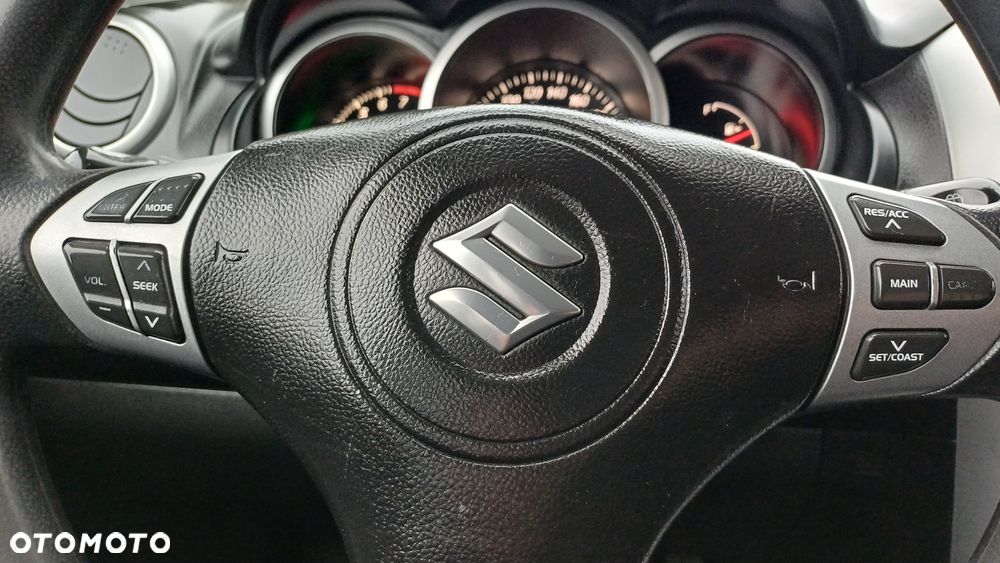 Suzuki Grand Vitara 2.0 Comfort - 26