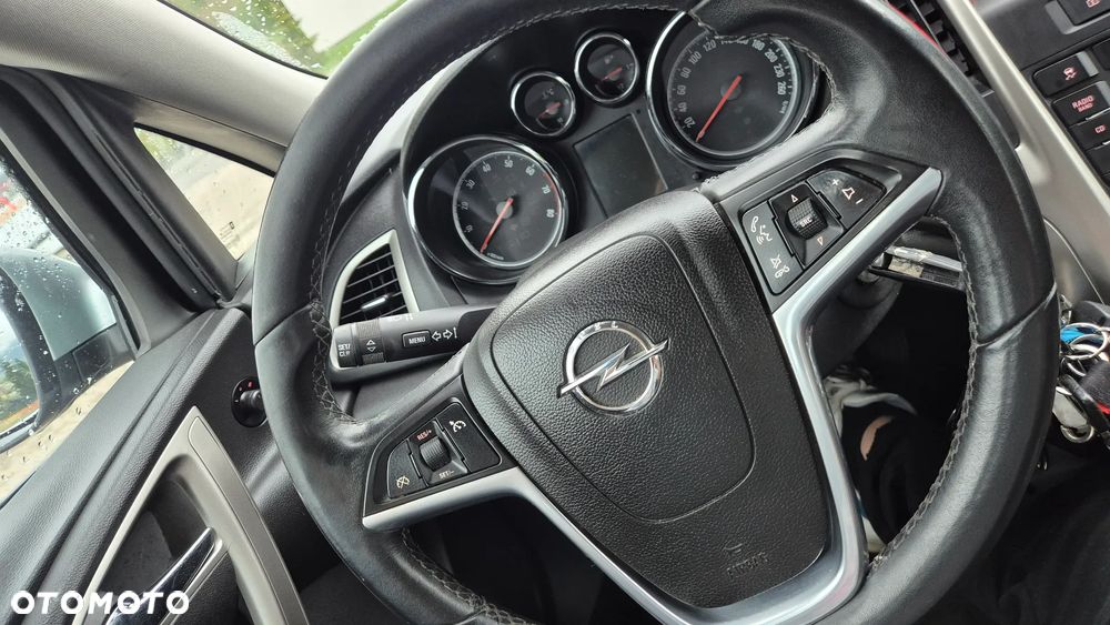 Opel Astra 1.4 Turbo Design Edition - 4