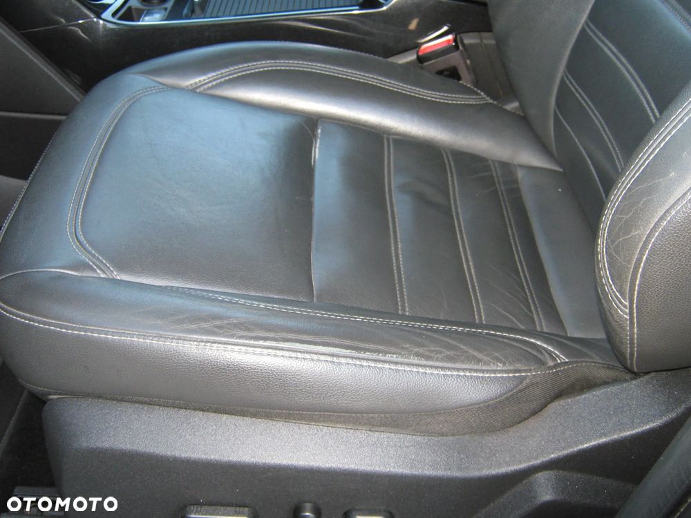 Ford Kuga 2.0 TDCi 2x4 Titanium - 5