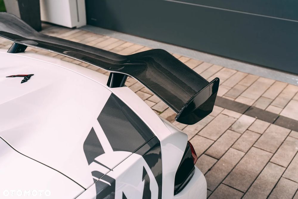 Chevrolet Corvette - 29