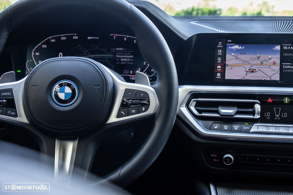 BMW 330 e Pack Desportivo M Pro Auto - 20