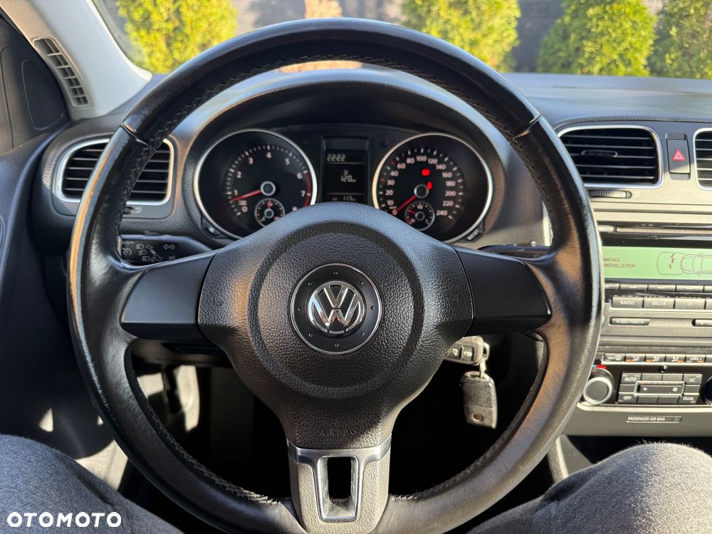 Volkswagen Golf - 22