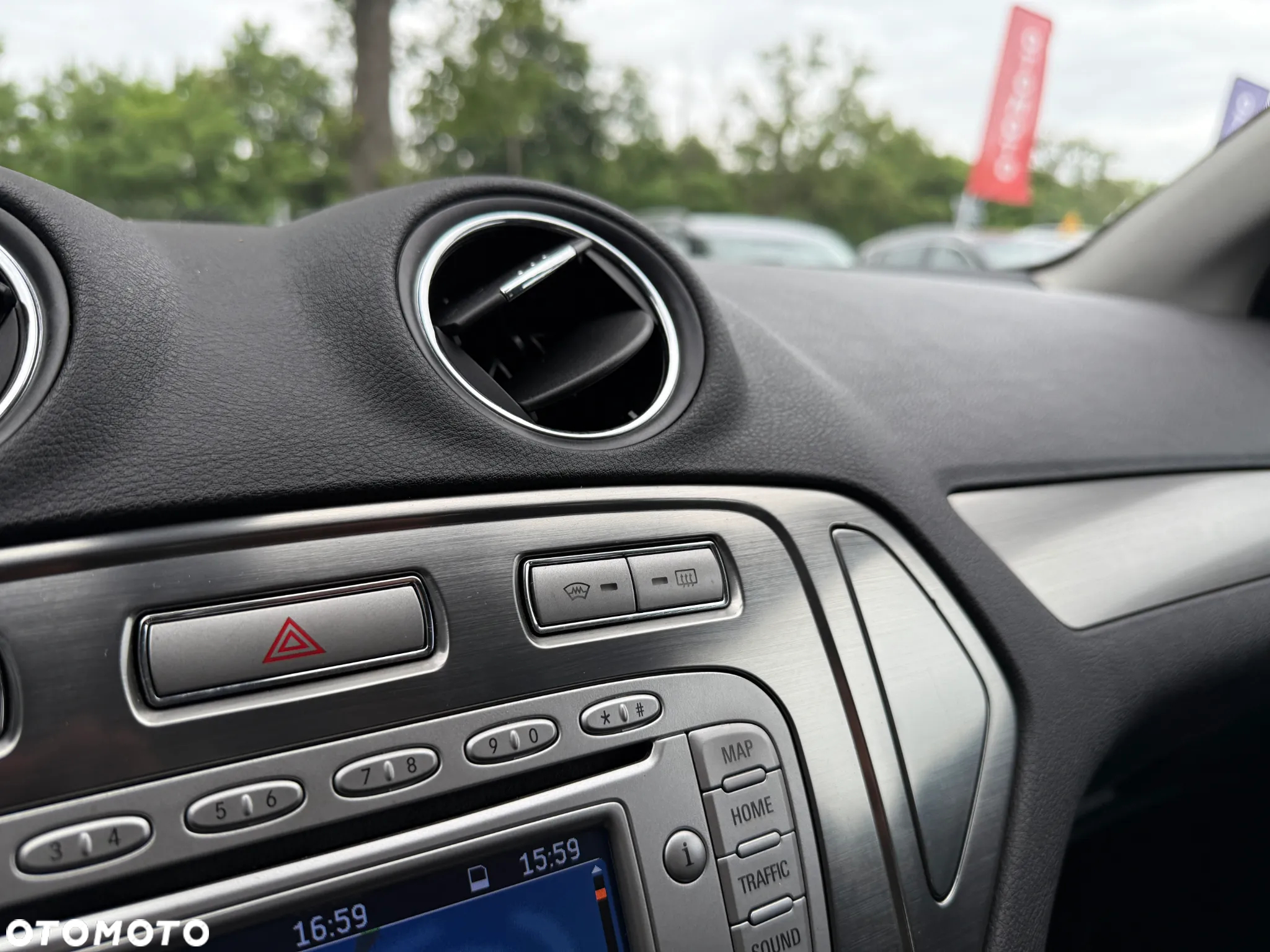 Ford Mondeo 2.0 FF Titanium - 23