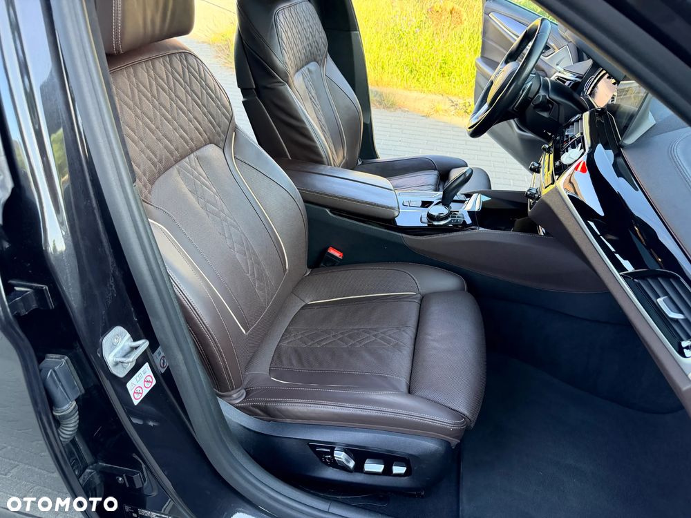 BMW Seria 5 530i xDrive M Sport sport - 26