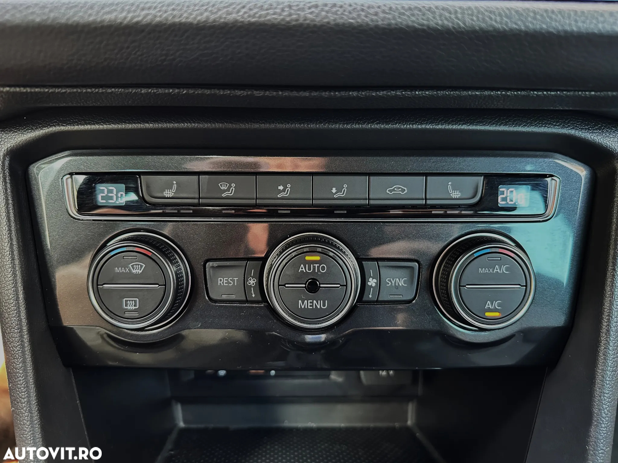 Volkswagen Tiguan 2.0 TDI SCR 4MOTION DSG R-Line - 22