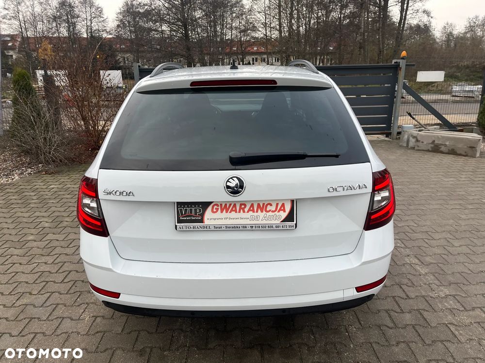 Skoda Octavia 2.0 TDI DSG Sportline - 25