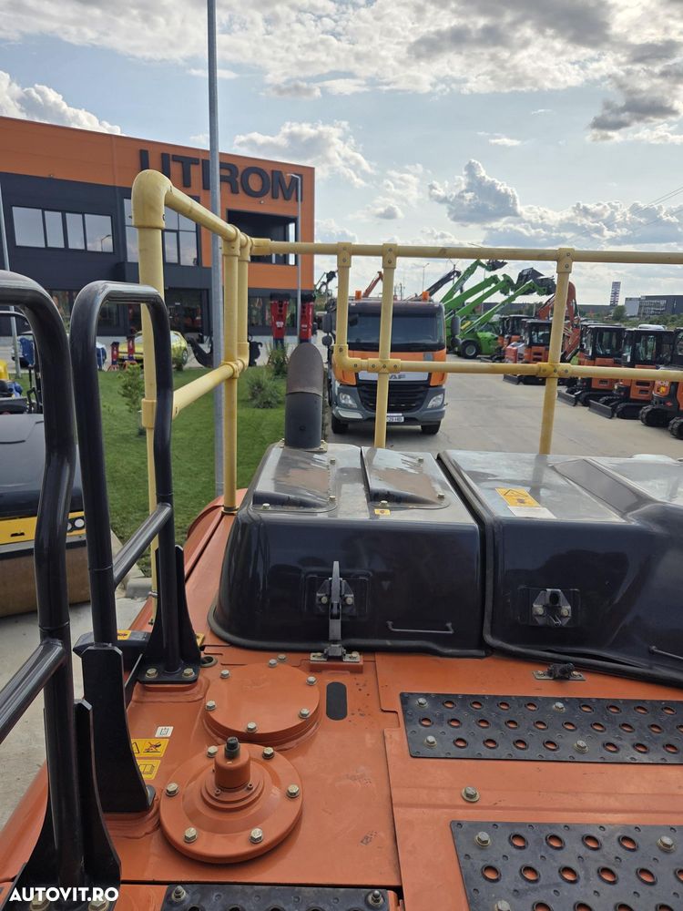 Hitachi ZX210LC-7,  23,4 TONE, 2021, 5.815h, CUPLA RAPIDA+CUPA NOUA 1,3mc+CUPA 0,9m latime+CUPA taluz, inst picon, camera spate si laterale, consum mediu 11,5l/h, ad sapare 7m, 3 pompe hidr, LANT NOU, CA NOU-posibilitate leasing 4 ani-PROMOTIE 96.900 EUR+Tva - 21
