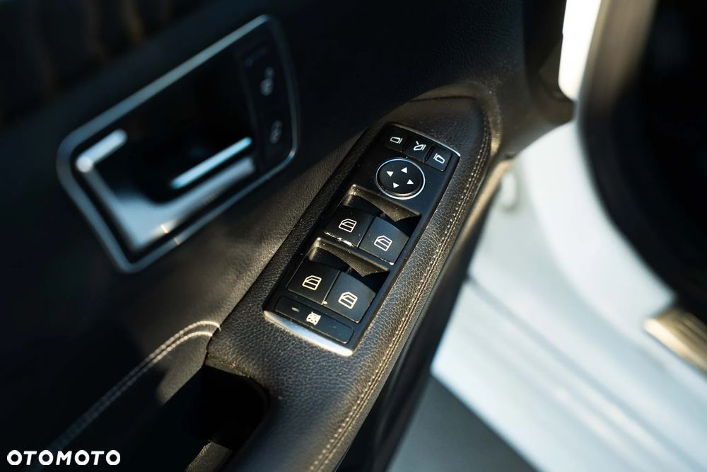 Mercedes-Benz Klasa E 220 BlueTEC BlueEFFICIENCY Edition 9G-TRONIC Avantgarde - 33