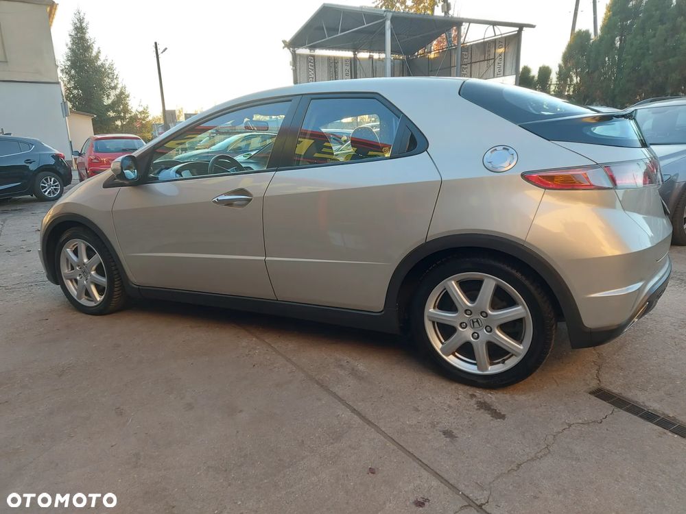 Honda Civic 1.8 Executive - 18