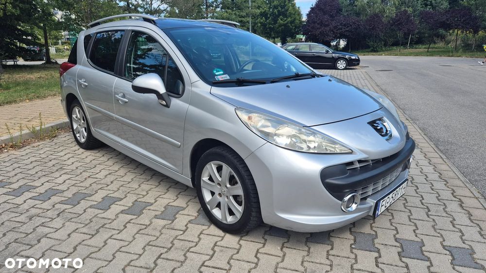 Peugeot 207 - 1