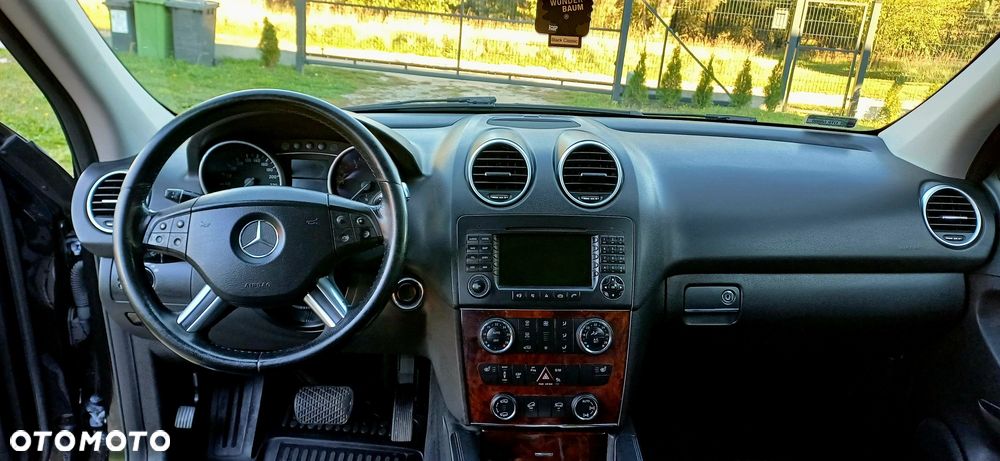Mercedes-Benz ML - 8