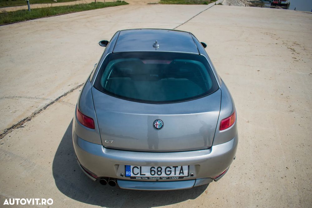 Alfa Romeo GT 2.0 JTS CM Distinctive - 21