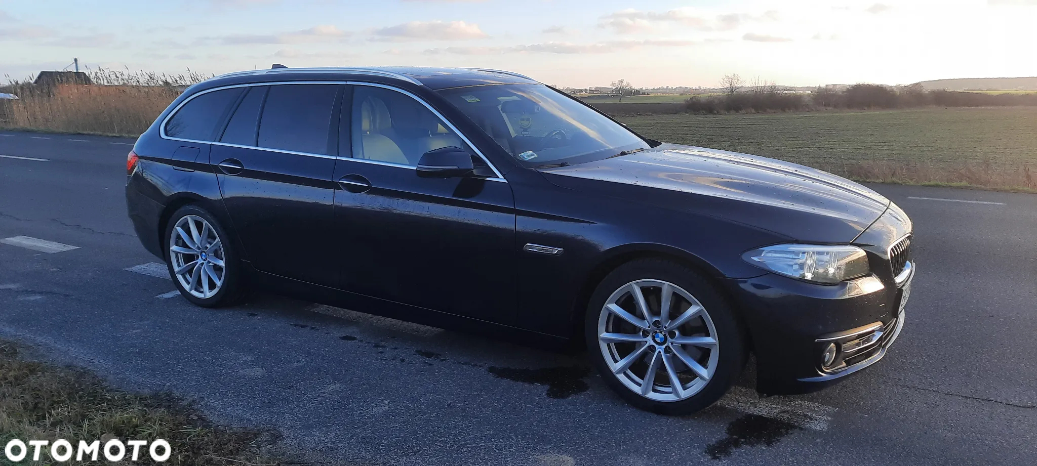 BMW Seria 5 525d Touring Luxury Line - 7
