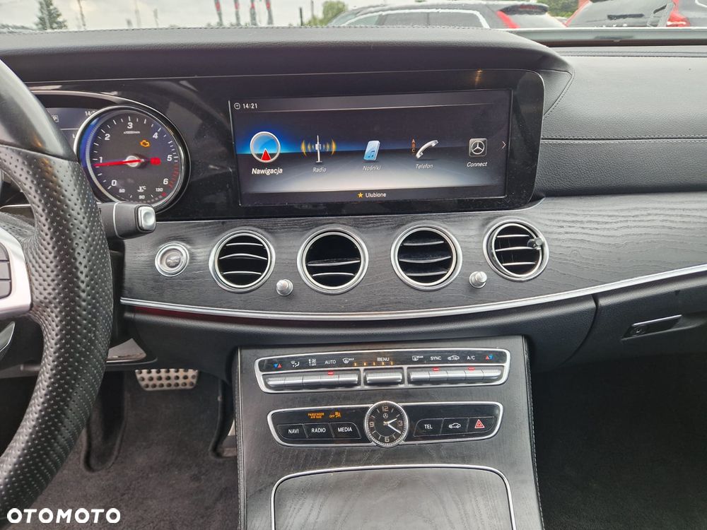 Mercedes-Benz Klasa E 220 d 4-Matic Business Edition 9G-TRONIC - 22
