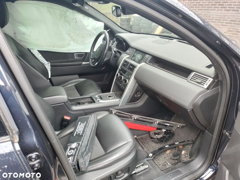 Land Rover Discovery Sport - 8