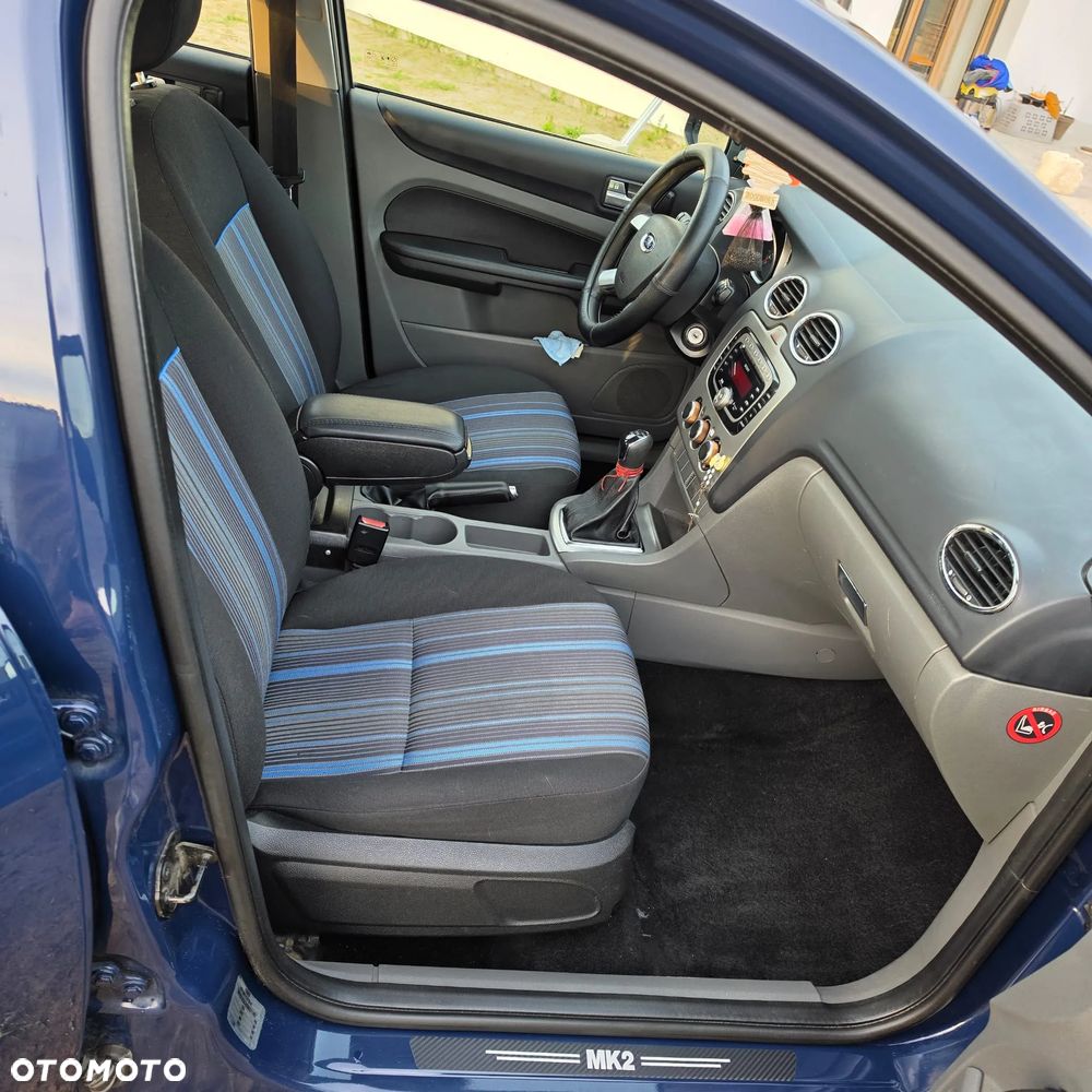 Ford Focus 1.6 Trend - 11