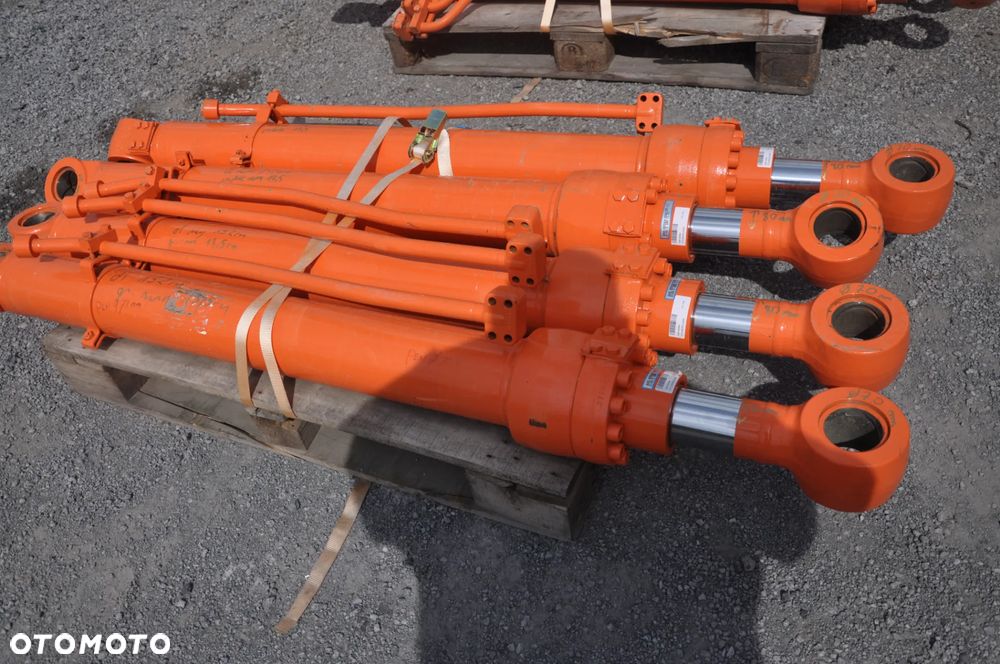 SIŁOWNIK HYDRAULICZNY  DOOSAN - 2