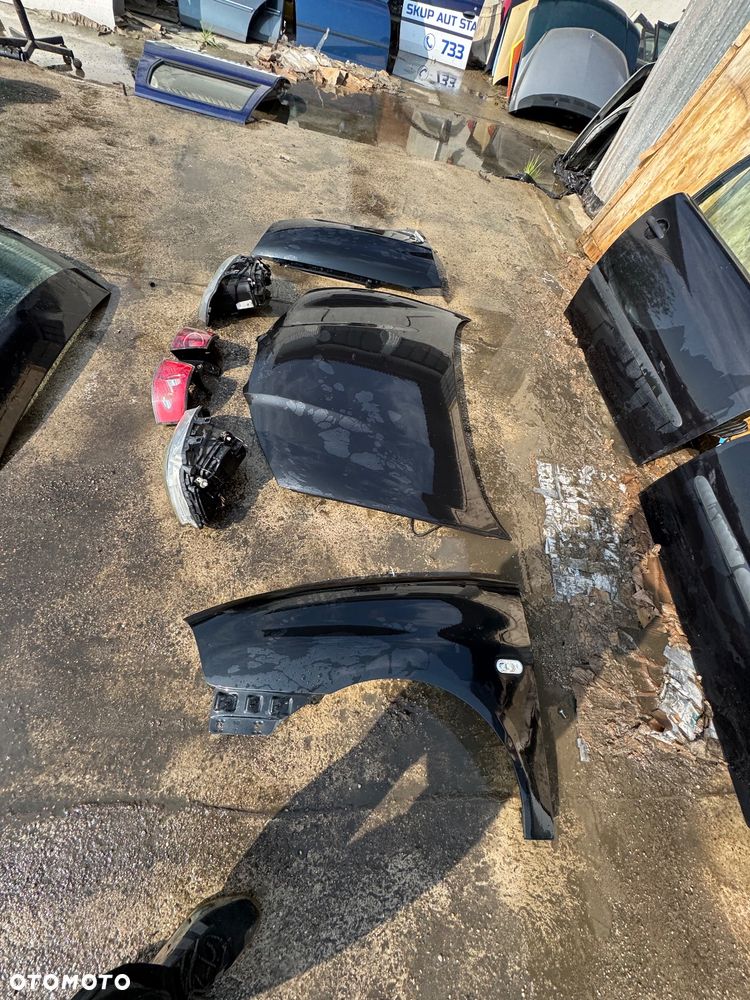Seat Ibiza 3 czarne czarne zderzak przód przedni   Drzwi prawe lewe przednie 3 drzwiowy -300zl sztuka  Błotnik prawy prawy przedni -250 sztuka  Klapa tył tylna klapa bagażnika 300zl  Maska -300 zł  Lampy przedni przód prawa lewa -150 sztuka  Lampy tylnie  50 zł sztuka  Pas przedni 1.2 benzyna klima -300zl   Szybka wysyłka paragon faktura - 8