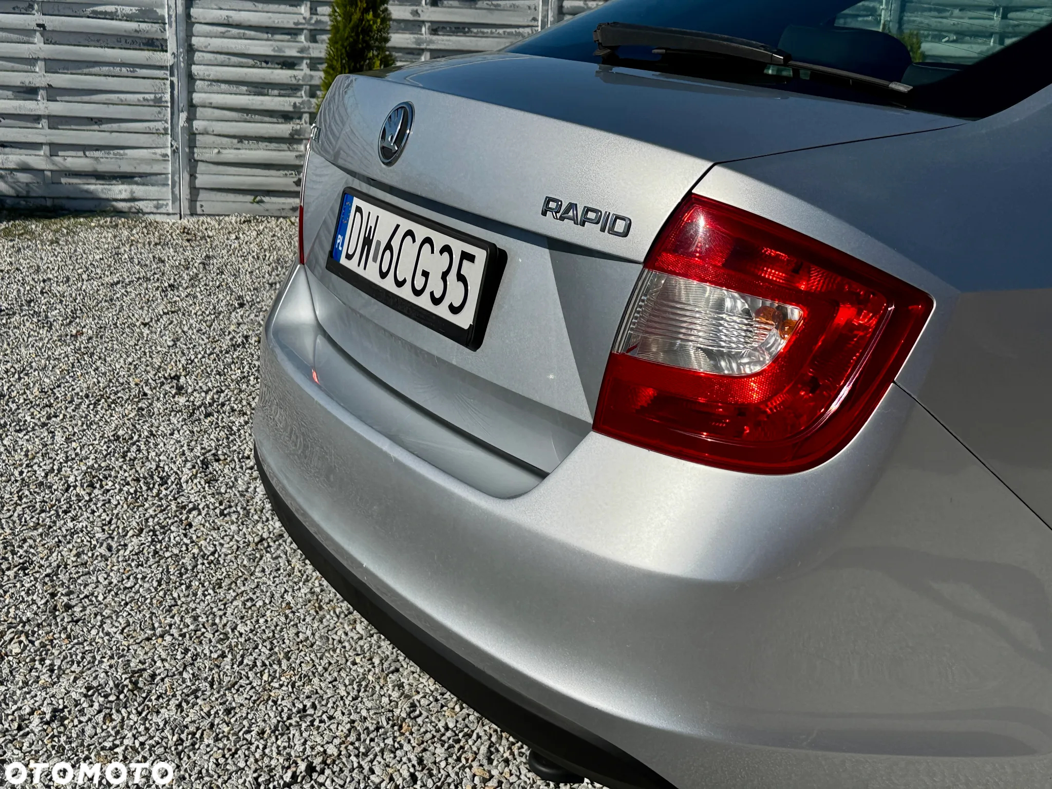 Skoda RAPID 1.2 TSI Edition - 24