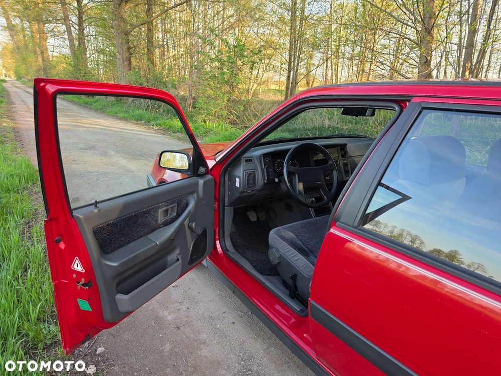 Volvo Seria 400 - 19