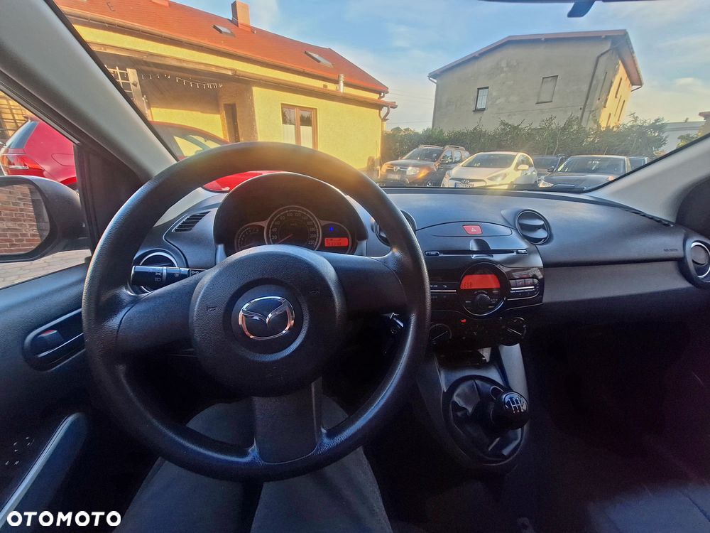 Mazda 2 - 3