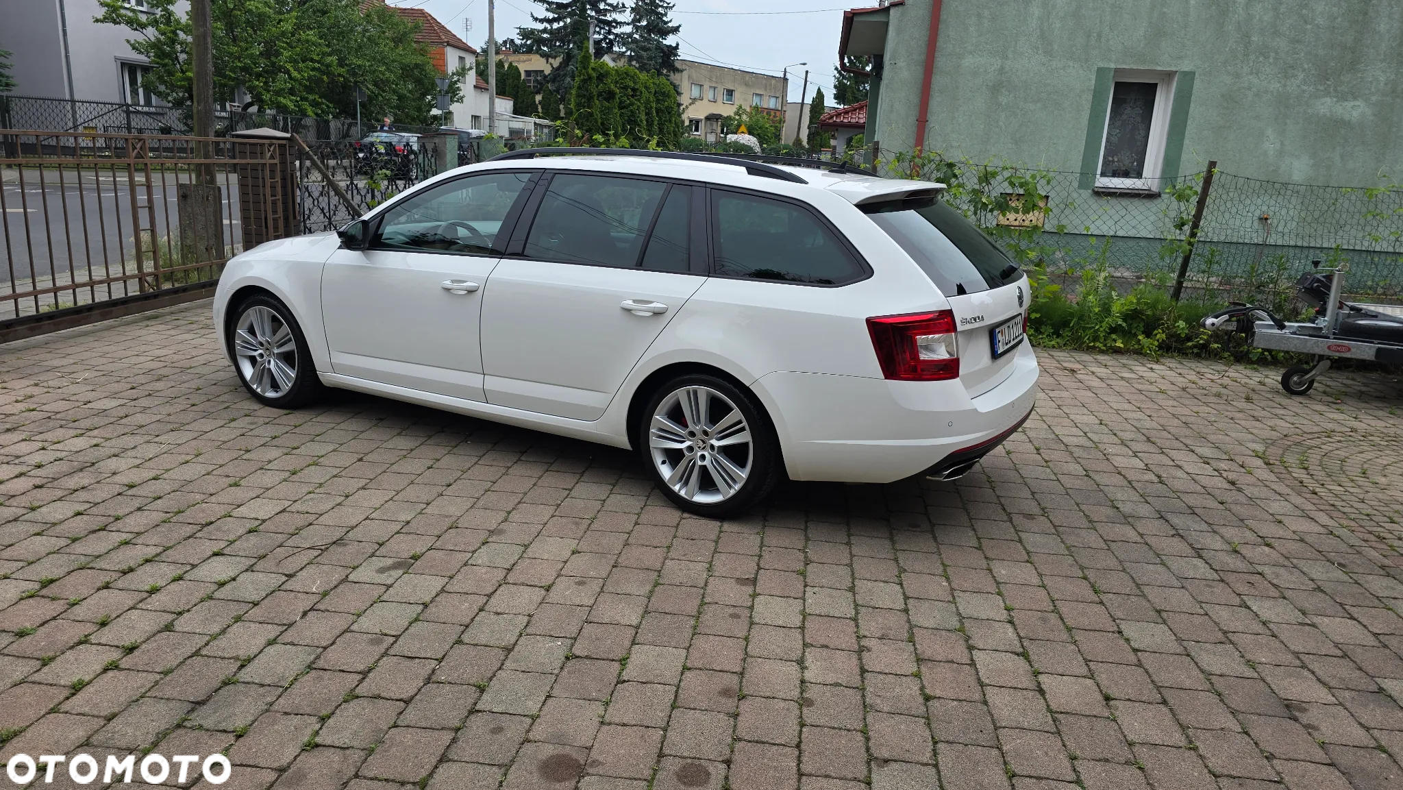 Skoda Octavia Combi 2.0 TDI DSG RS - 14