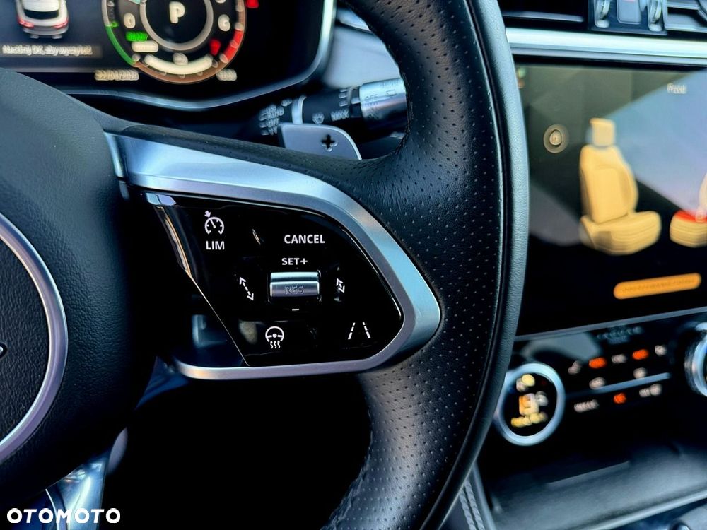 Jaguar F-Pace - 32
