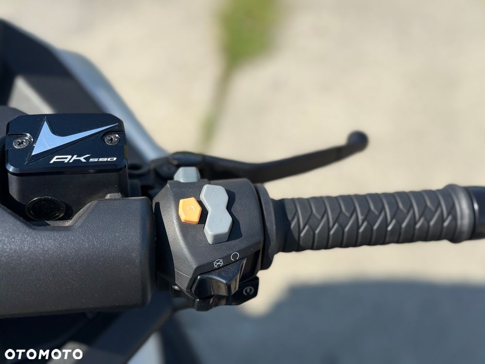 Kymco AK 550 - 15