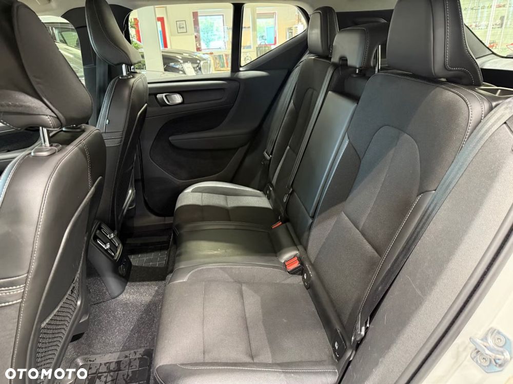 Volvo XC 40 T5 Plug-In Hybrid Momentum - 16