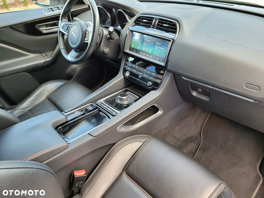 Jaguar F-Pace - 28