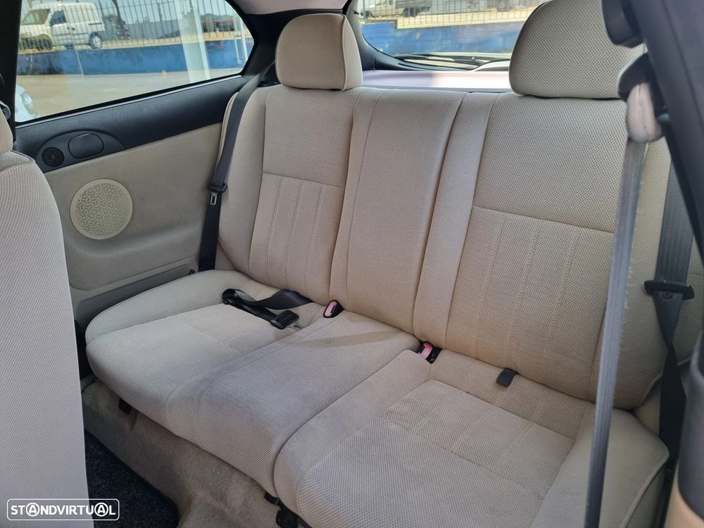 Alfa Romeo 147 1.9 JTD Distinctive - 14