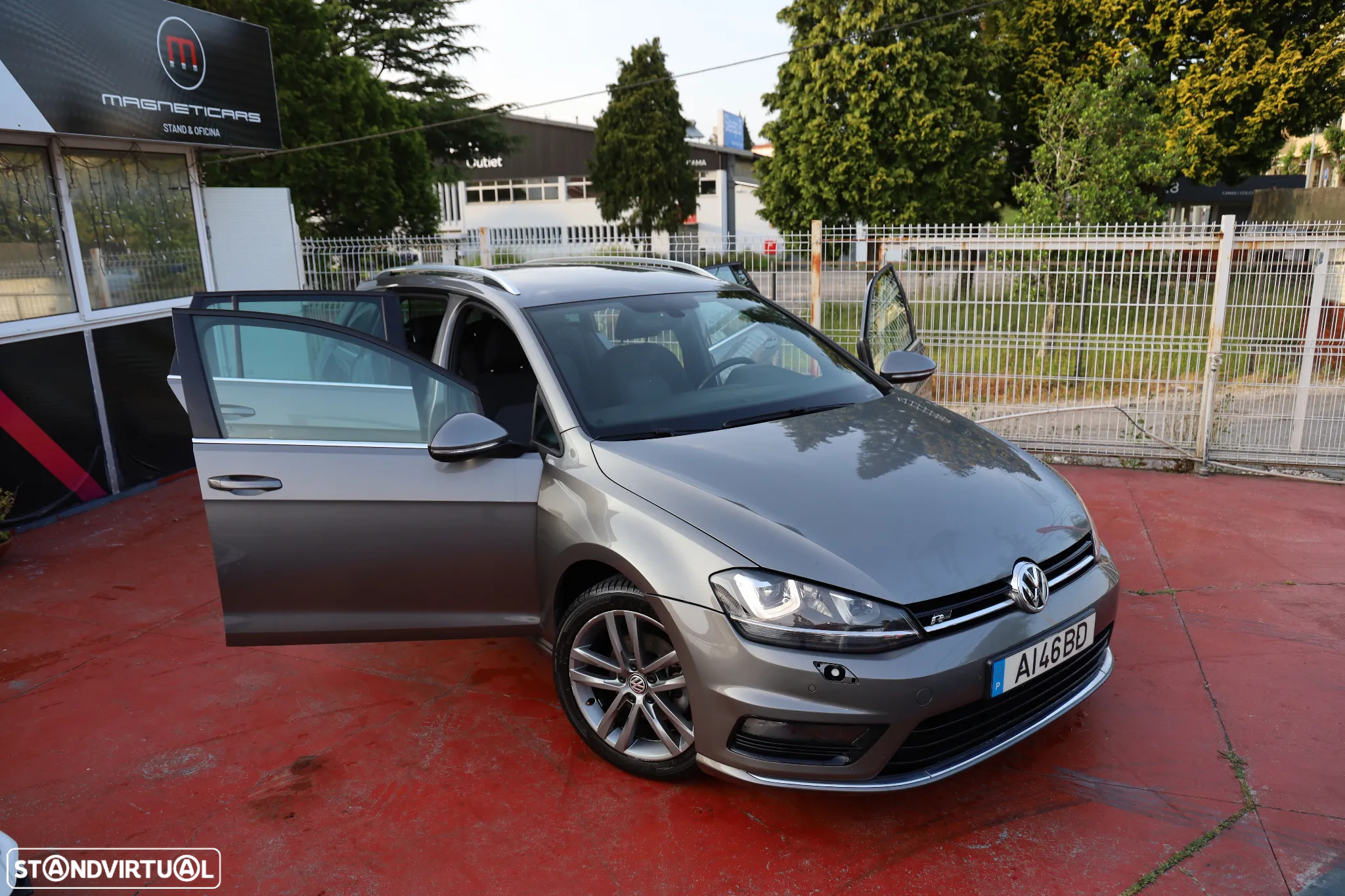 VW Golf Variant 1.6 TDi R-Line - 23