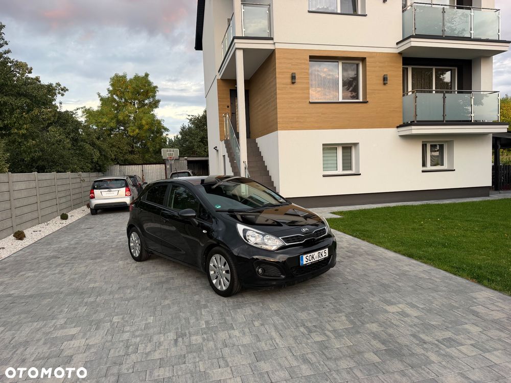 Kia Rio - 26