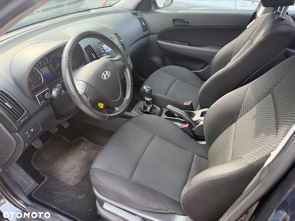 Hyundai i30 1.4 Comfort World Cup - 19